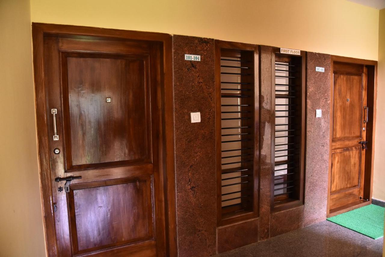 The Banjaara Suites Bangalore Exterior photo