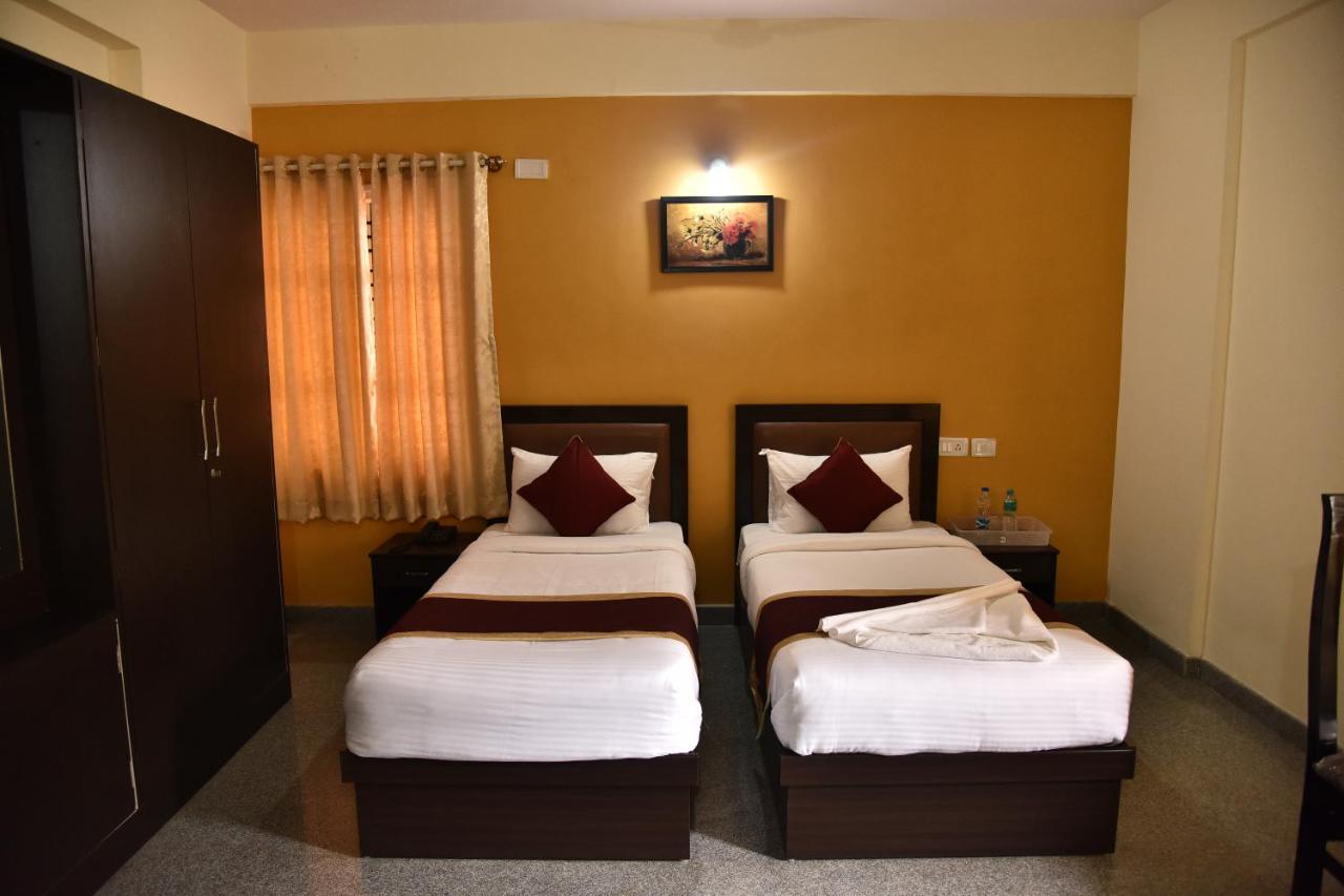 The Banjaara Suites Bangalore Exterior photo