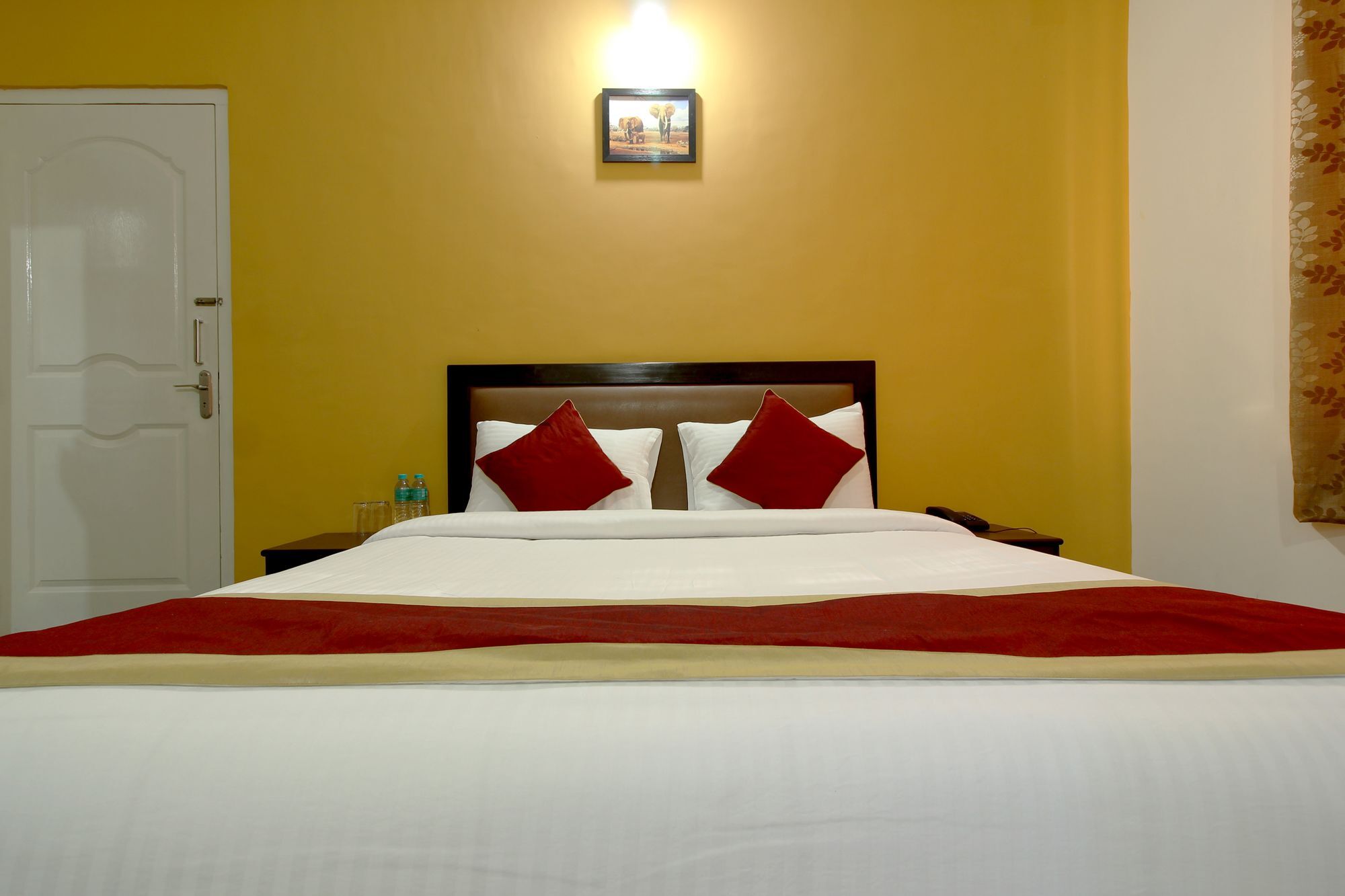The Banjaara Suites Bangalore Exterior photo