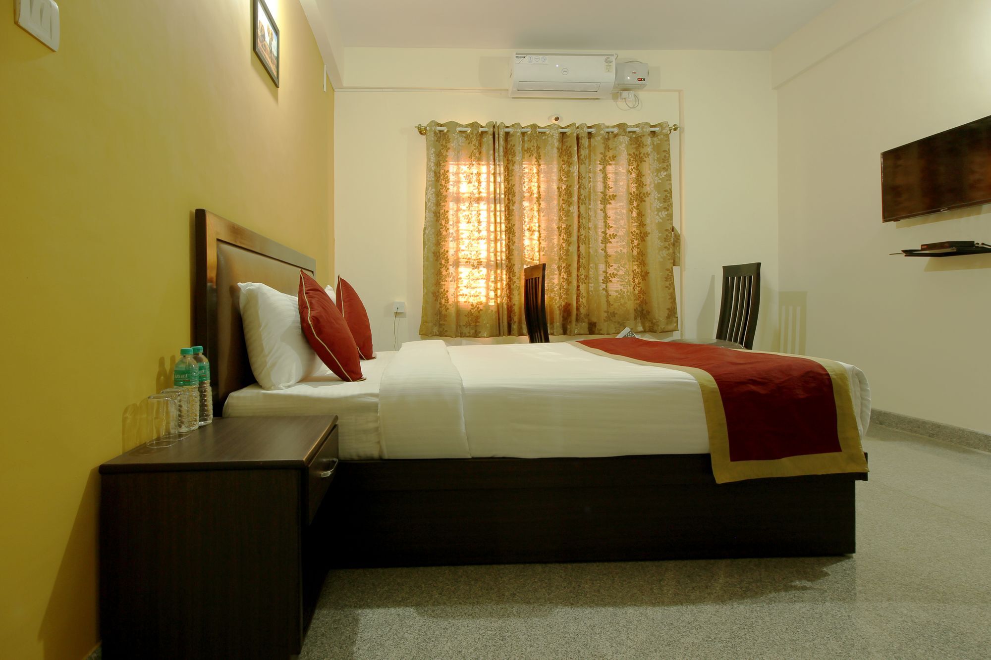 The Banjaara Suites Bangalore Exterior photo